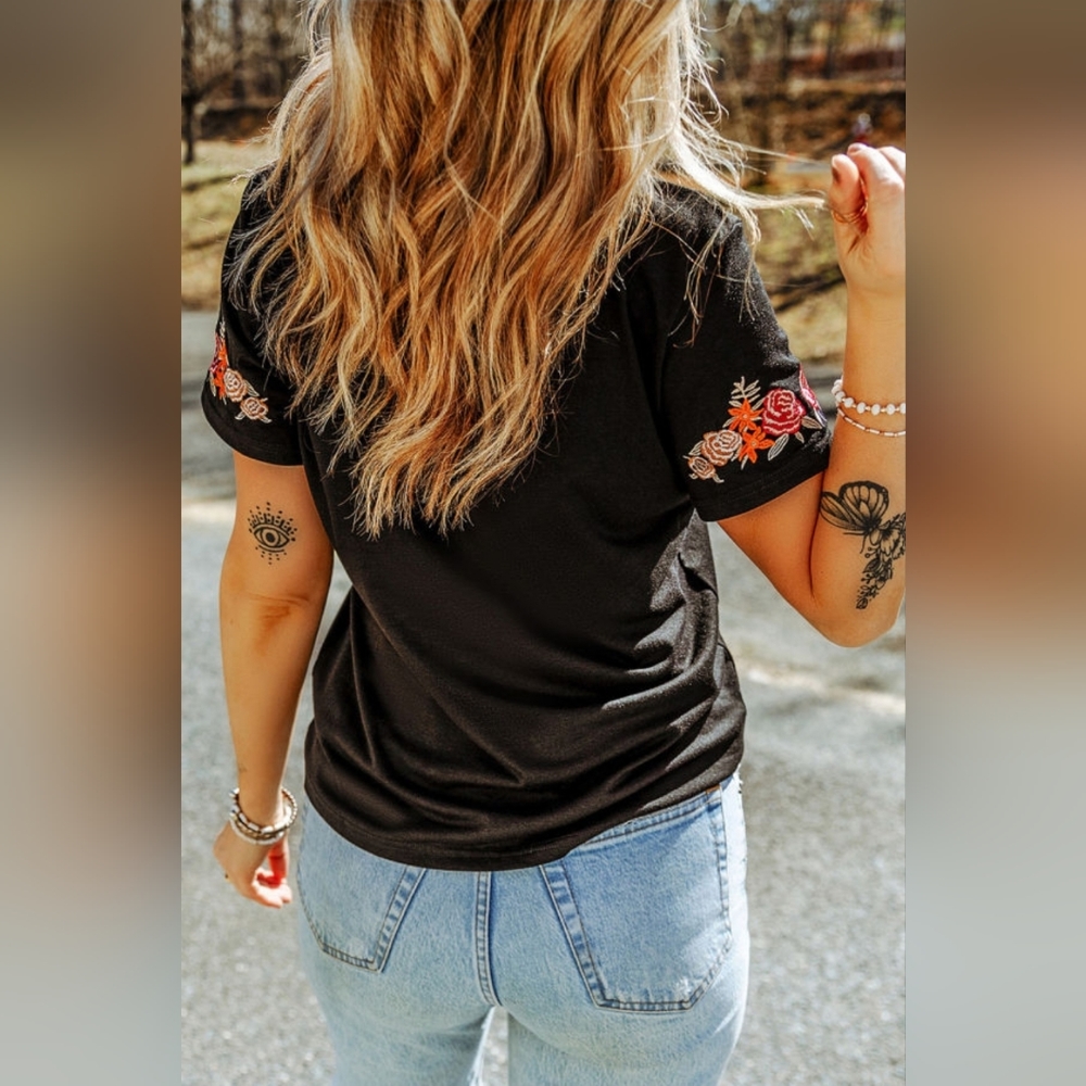 Floral Embroidered Round Neck T-Shirt - Picture 3 of 10